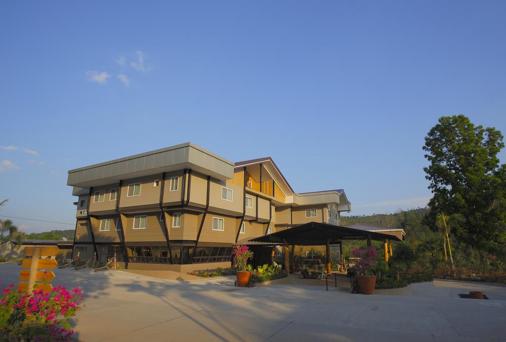 Green Canyon Leisure Farms Clark Field Exterior photo