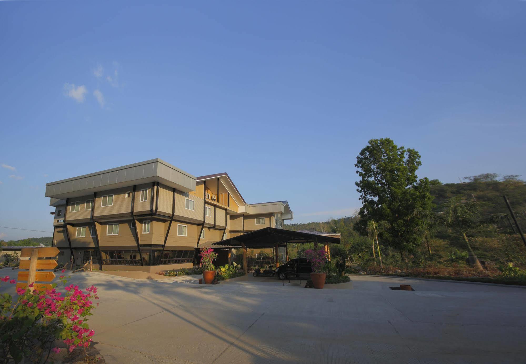 Green Canyon Leisure Farms Clark Field Exterior photo